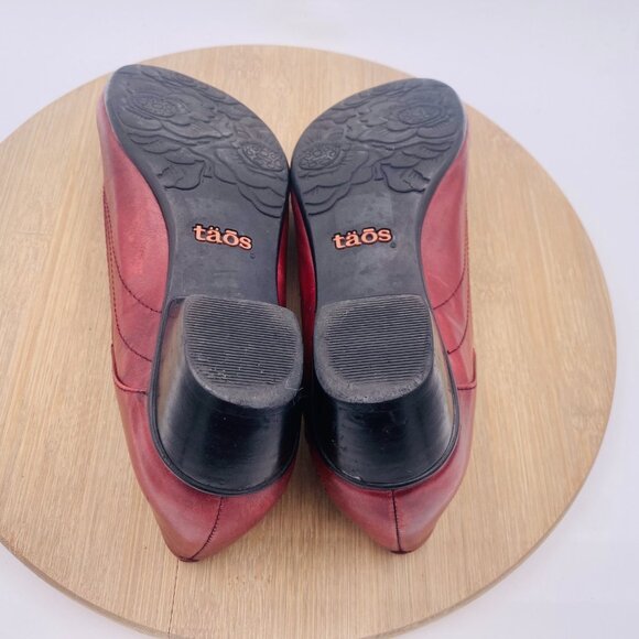 Taos Shoes Womens 8 Red Leather Mary Jane Comfort Flats Button - Picture 12 of 13
